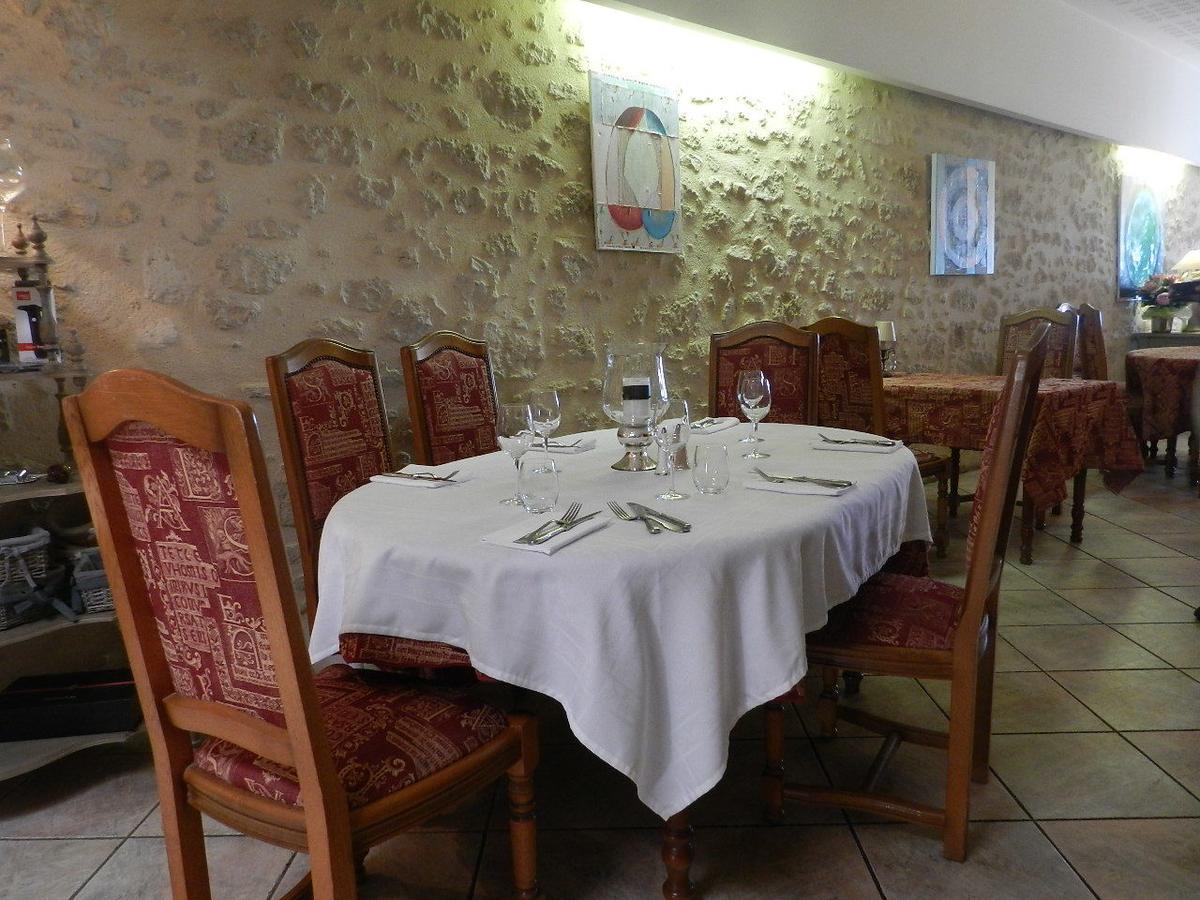 L'Un Des Sens Hotel Villefranche-de-Lonchat Exterior foto